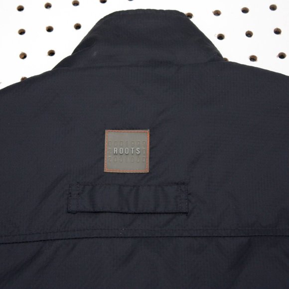 Roots Size Medium Dark Navy Blue Nylon Hunter Cargo Vest Fleece Lined Sweater - Picture 6 of 7